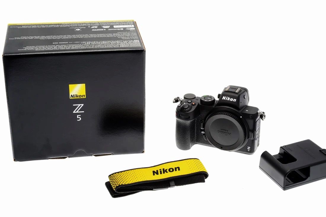 Nikon Z5 Body + Nikon FTZ II Mount Adaptör