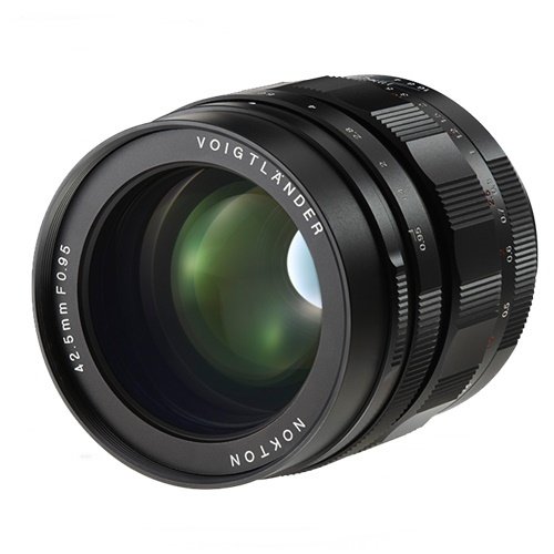 Voigtlander Nokton 42.5mm f / 0.95 Lens (MFT)